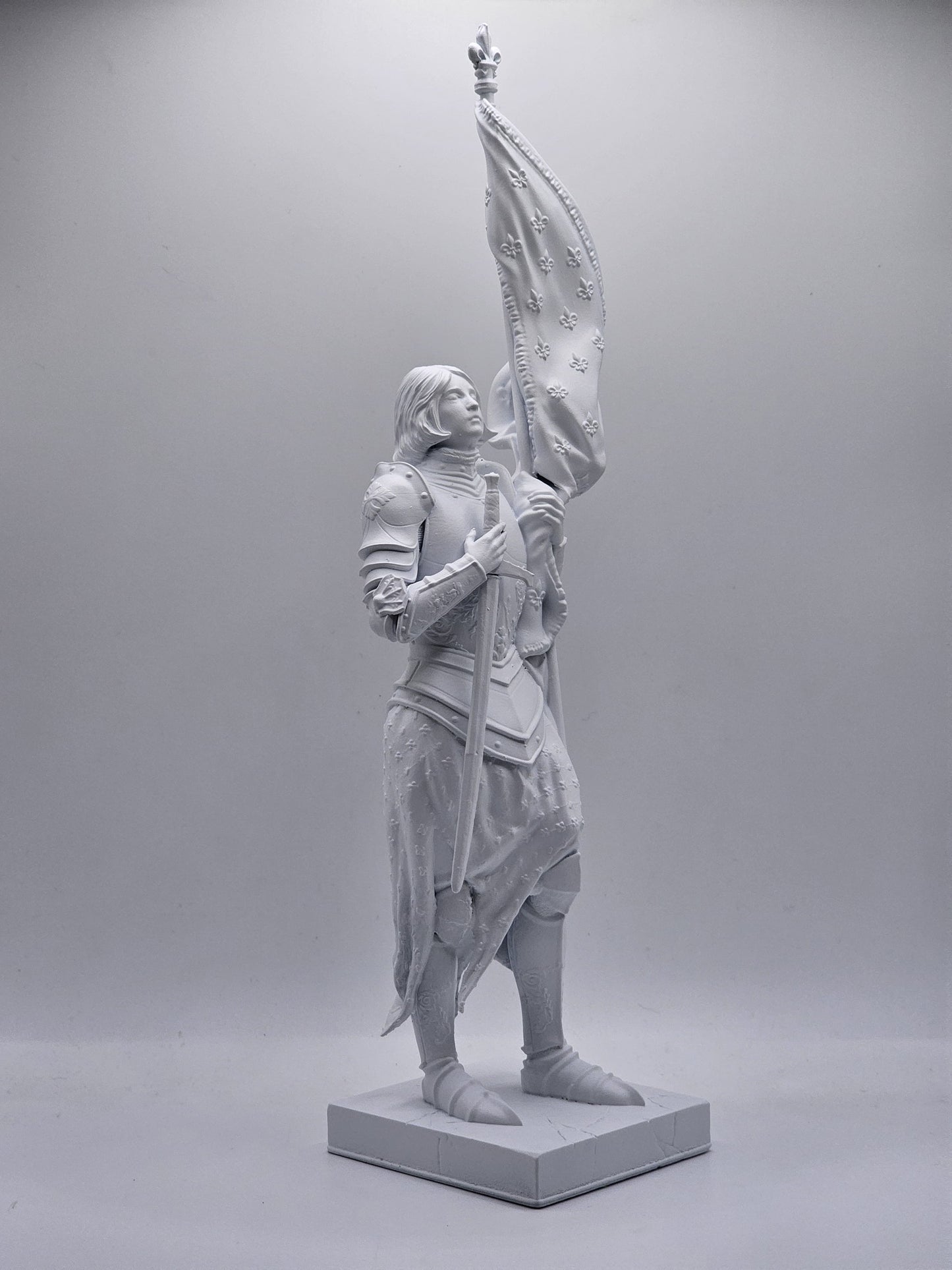 Statuette de Sainte Jeanne d'Arc - Base Minimaliste - 25 centimètres