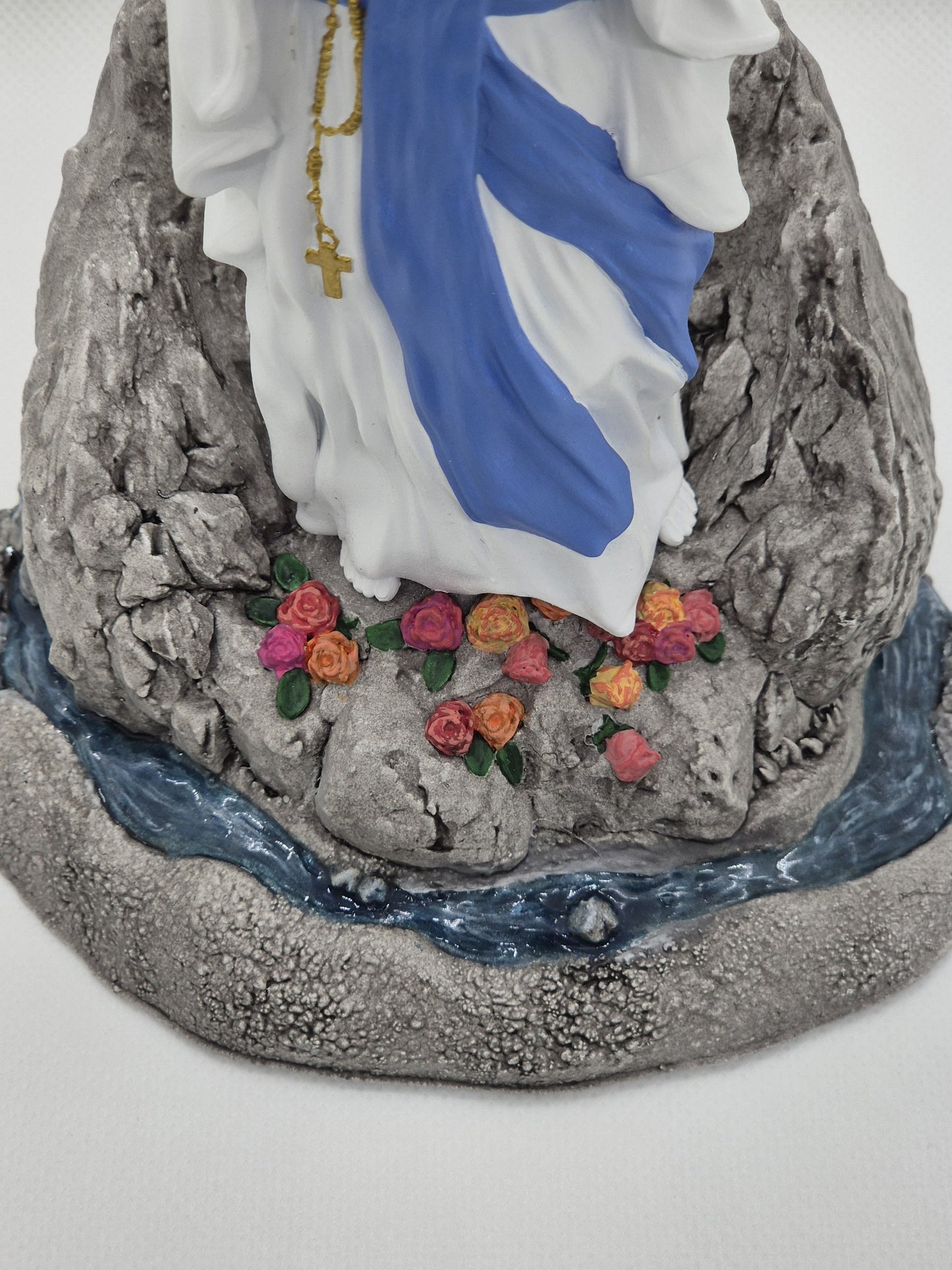 Statuette de Notre-Dame de Lourdes – Peinte à la Main