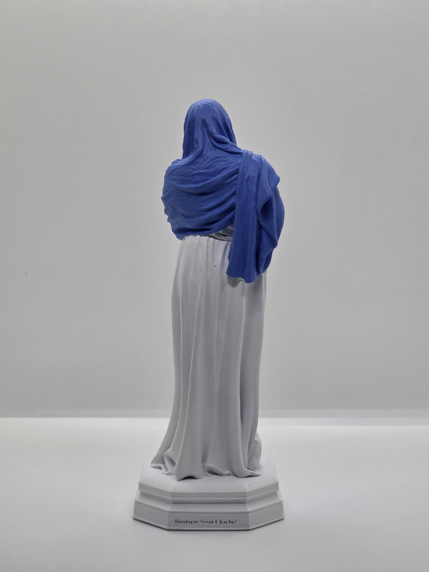 Statuette de la Vierge Marie Pleurant au Pied de la Croix – Peinte à la Main